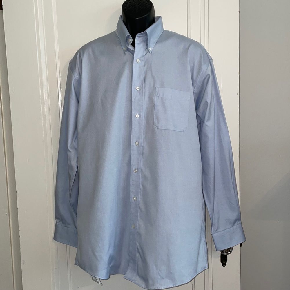 Mansour’s Greenville, Ms‎ light blue cotton wrinkle free dress shirt